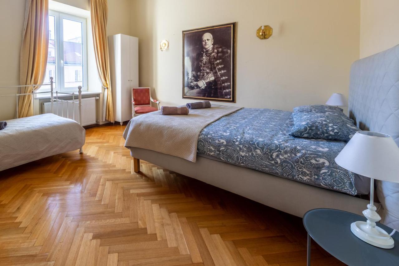 Apartment Luster I Obrazow