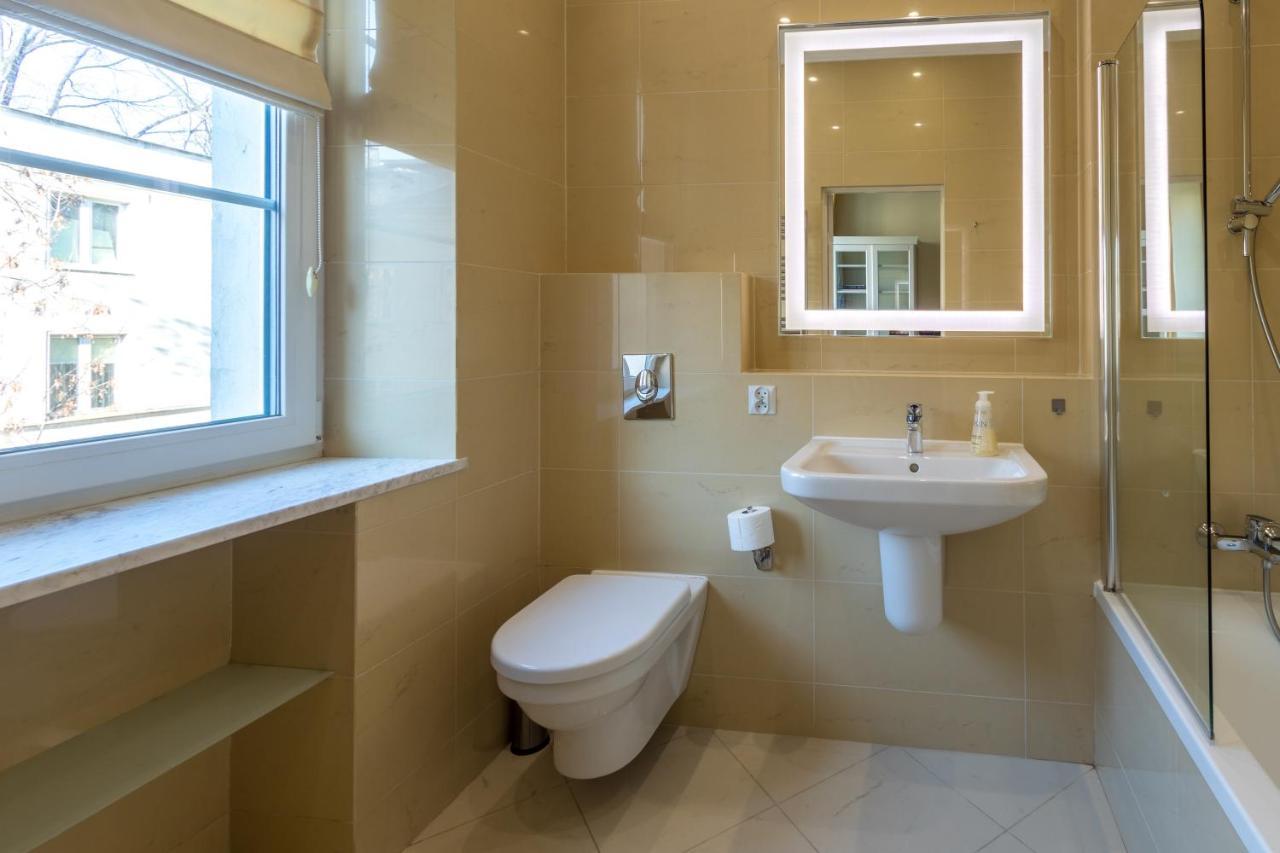 Luster I Obrazow Apartment