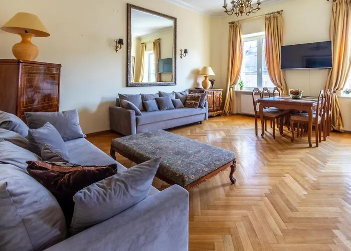 Apartament luster i obrazów