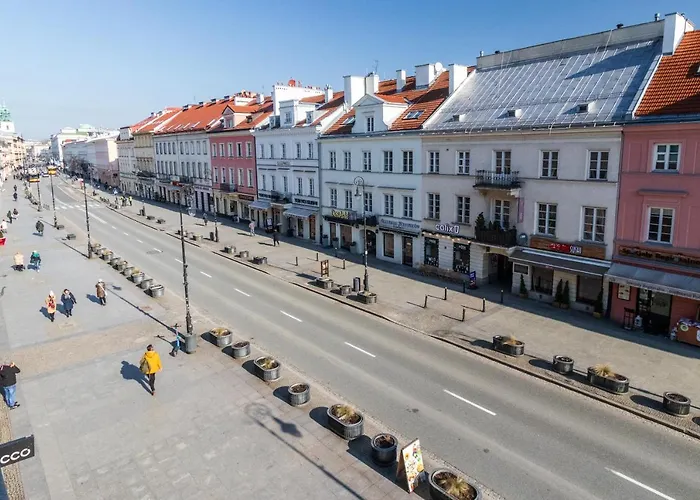 Apartament luster i obrazów