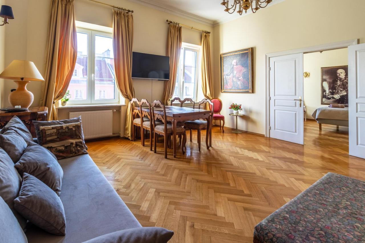 Luster I Obrazow Apartment